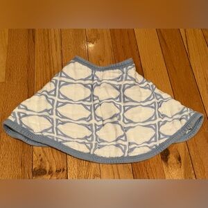 Aden & Anais muslin large snap bib in excellent used condition. Reversible!